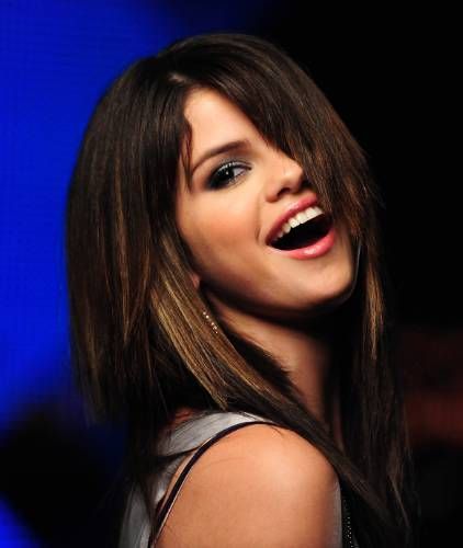 selenagomez015.jpg